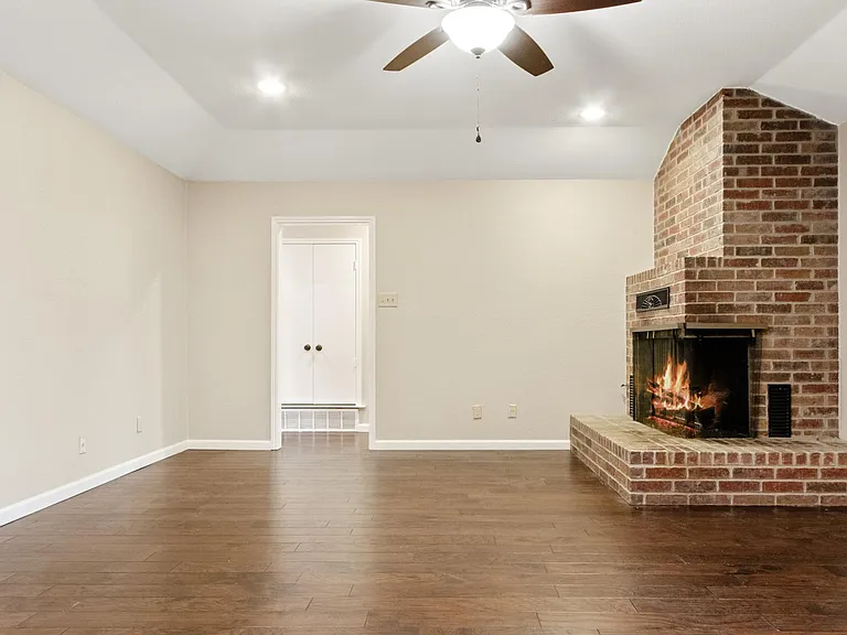 611 Field St — Photo 7