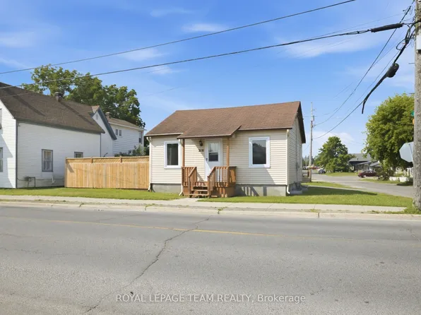 218 Rideau St, North Grenville, ON K0G 0A0