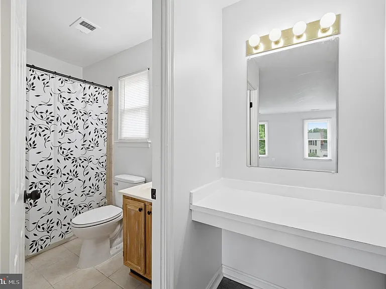 10609 Oxford Ct — Photo 11