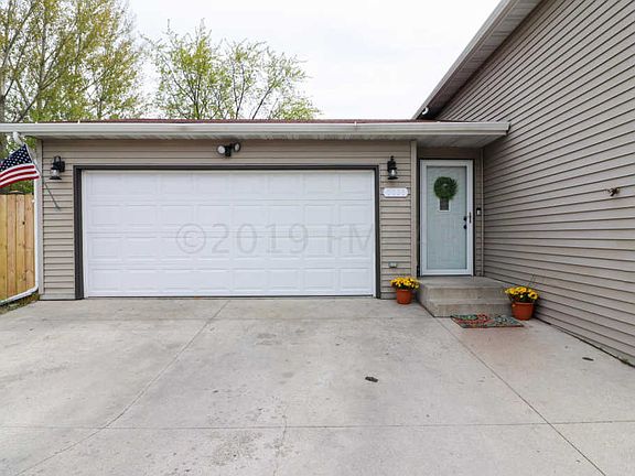 3rd image of 1101 15th Ave N
