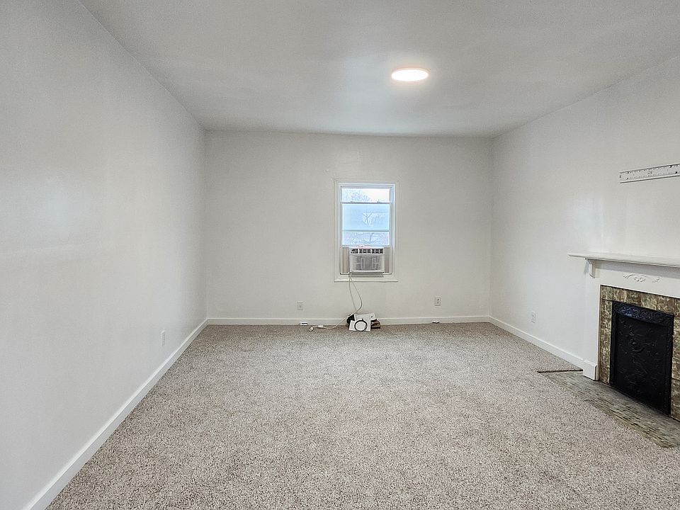 1st image of 42 Wainscott Ave #3