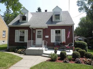 908 N Dement Ave, Dixon, IL 61021