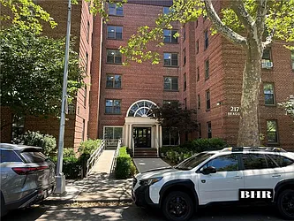2171 Bragg Street #6D image 1 of 1