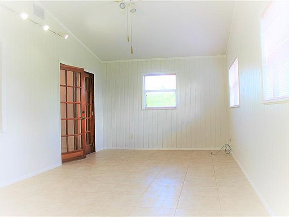 5th image of 10638 Bresslyn Blvd