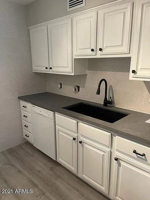 2 bed, 860 sqft, $1,395 — Photo 3
