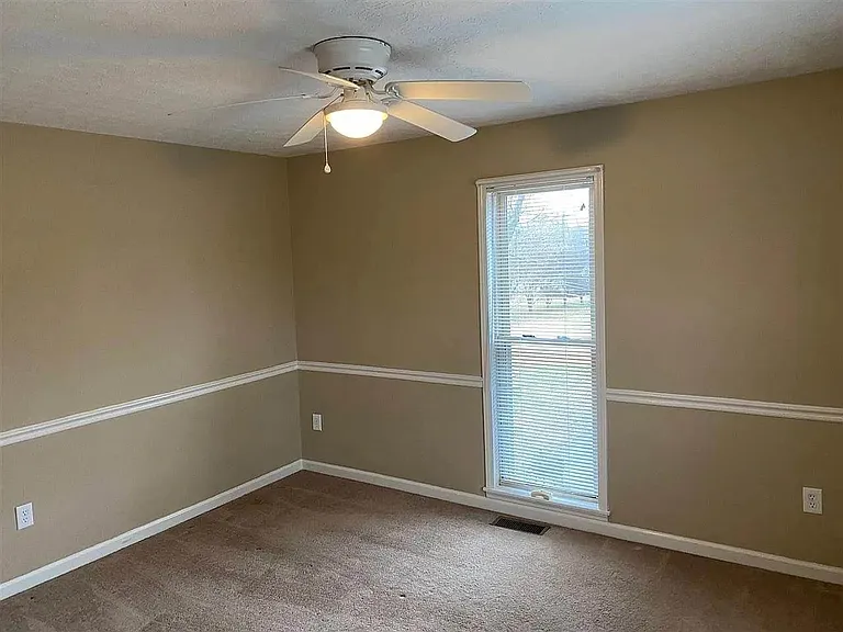 1207 Smallhouse Rd — Photo 5