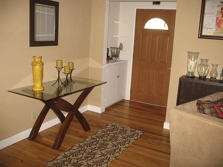 127 Poinsettia Ave — Photo 3