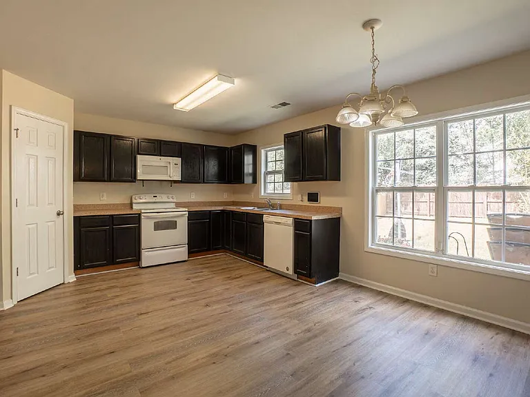 477 Dukes Hill Rd — Photo 12