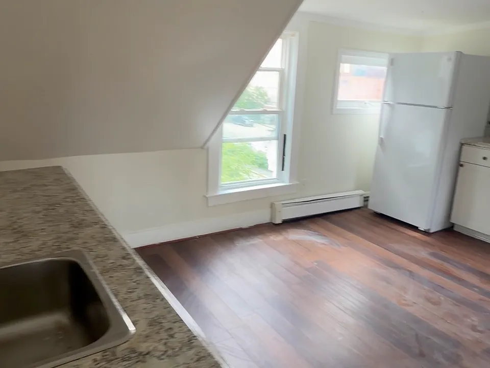 29 Lewis St #1