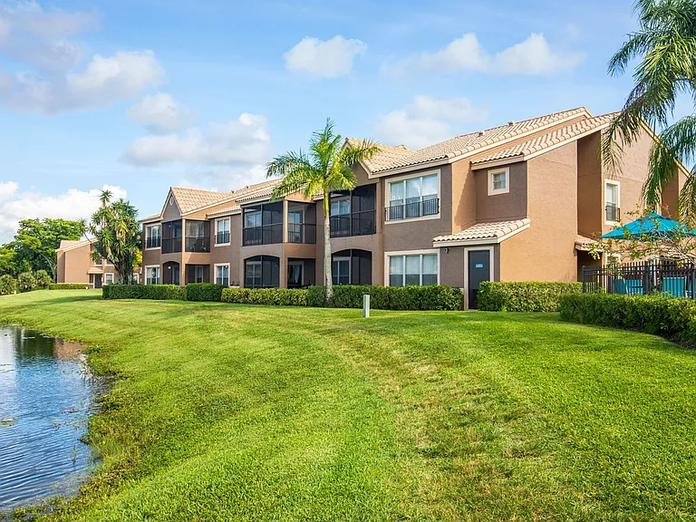 CORAL FALLS APARTMENTS — Photo 7