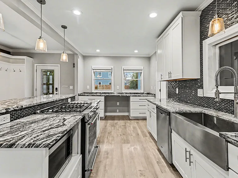 1430 Rossdale Dr — Photo 5