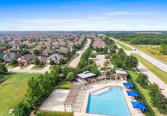 3rd image of 5004 Bald Cypress Ln