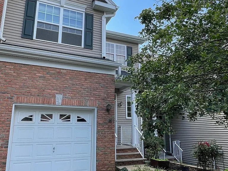 36 Hoover Ave — Photo 1