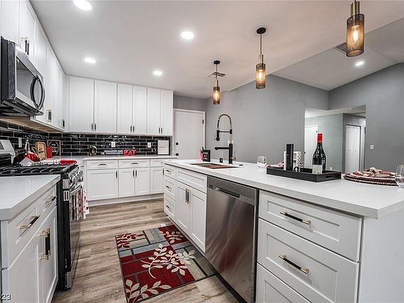 2nd image of 7001 Alamosa Way