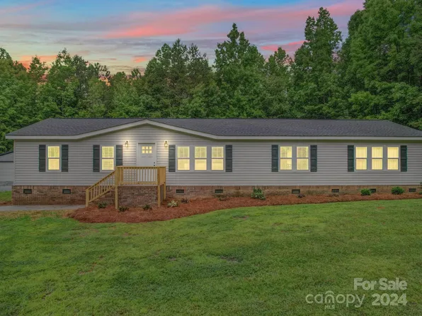 8795 Swift Rd, Oakboro, NC 28129