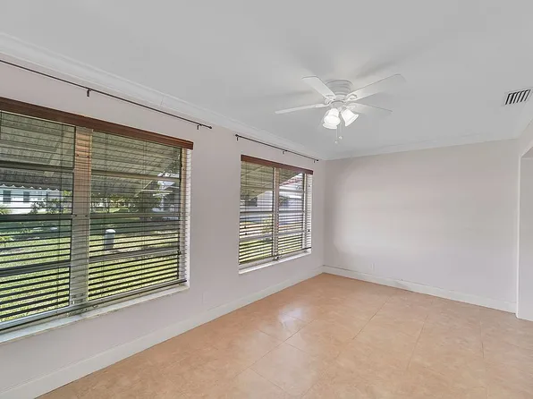 7255 NW 8th Ct, Pompano Beach, FL 33063