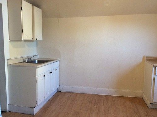 2nd image of 1542A S Pearl St