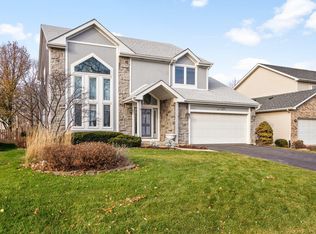 1N334 Purnell St, Carol Stream, IL 60188