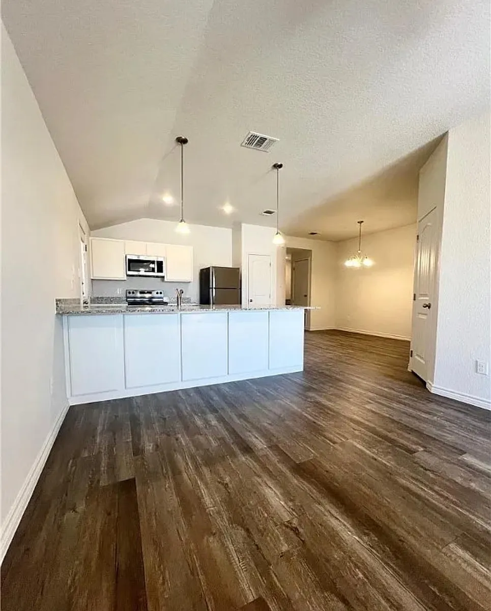 Building Photo - 113 Dolphin Dr #2