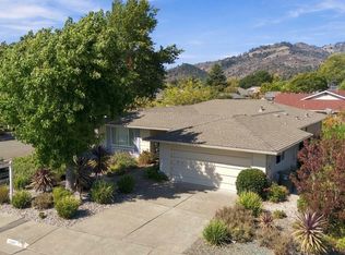 8940 Oakmont Drive, Santa Rosa, CA 95409