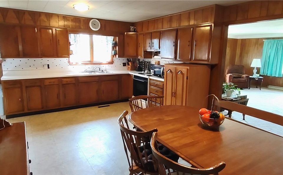 645 Lake Rd Conneaut OH Zillow