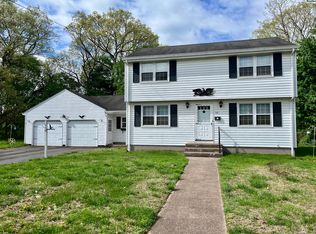 116 Woodhill Rd, Manchester, CT 06042