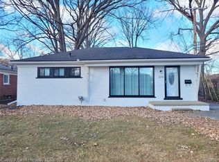 21741 Church St, Oak Park, MI