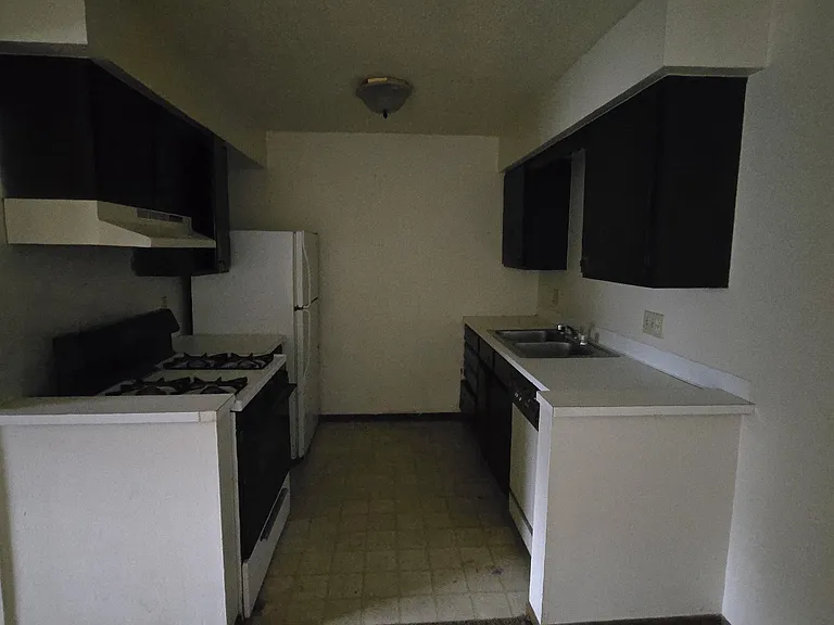 2061 Tremainsville Rd #6 — Photo 6