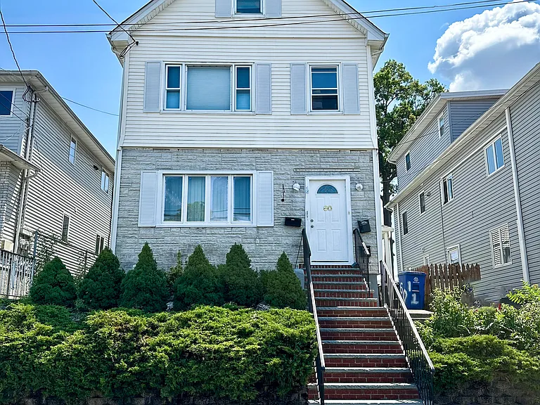 60 Morrissee Ave #3 — Photo 2