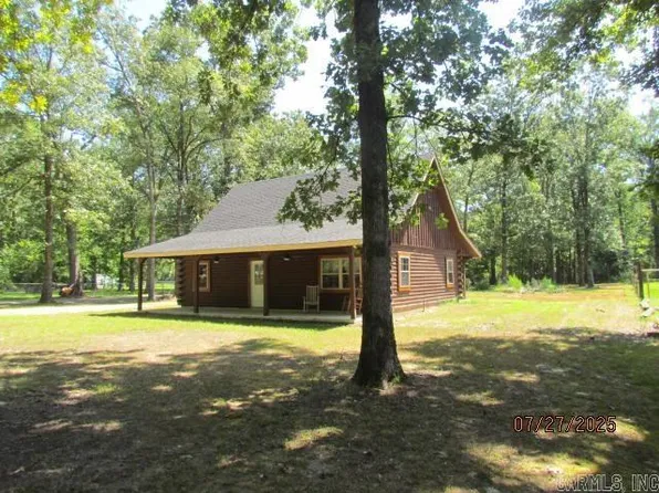 221 Kerry Dr, Crossett, AR 71635