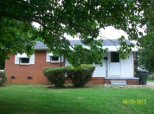 305 Melbourne Rd, Greensboro, NC 27405