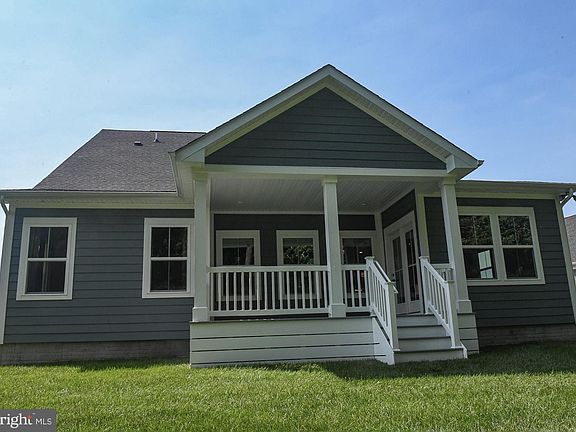 3rd image of 18141 Highwood Dr