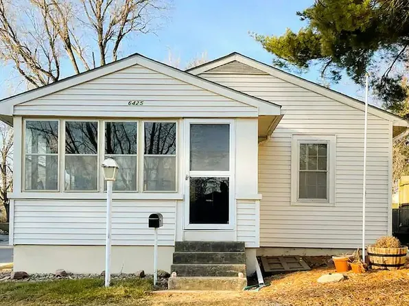 6425 Elmcrest Dr, Windsor Heights, IA 50324