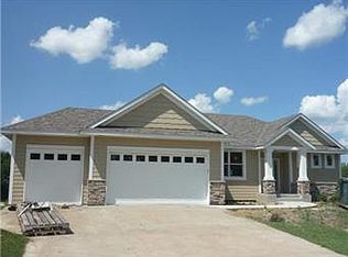 6079 Oxford Rd N, Shakopee, MN 55379