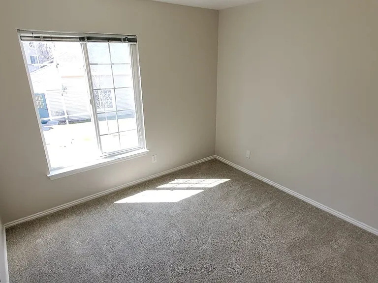 Parkwood Pointe Apartments — Photo 72