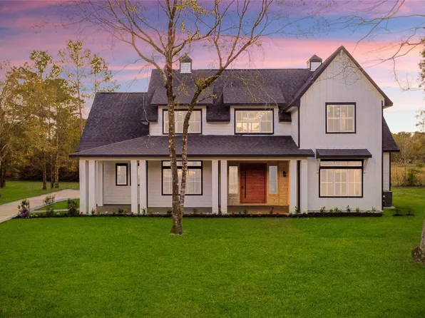 8732 Nathan Dr, Waller, TX 77484