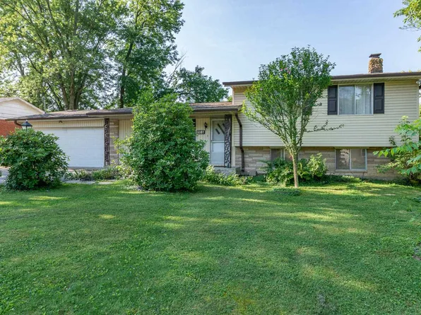 6107 W Merry Way Ln, Bloomington, IN 47404