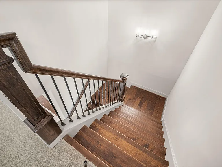 2422 Camden Creek Ln — Photo 16