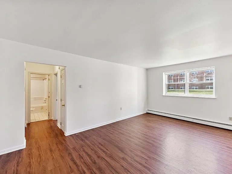 Ridgeview Apartment Homes — Photo 12