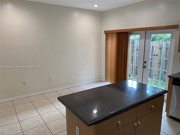 4th image of 3010 SE 15th Ave #3010