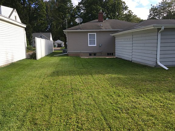 Semi Private Yard