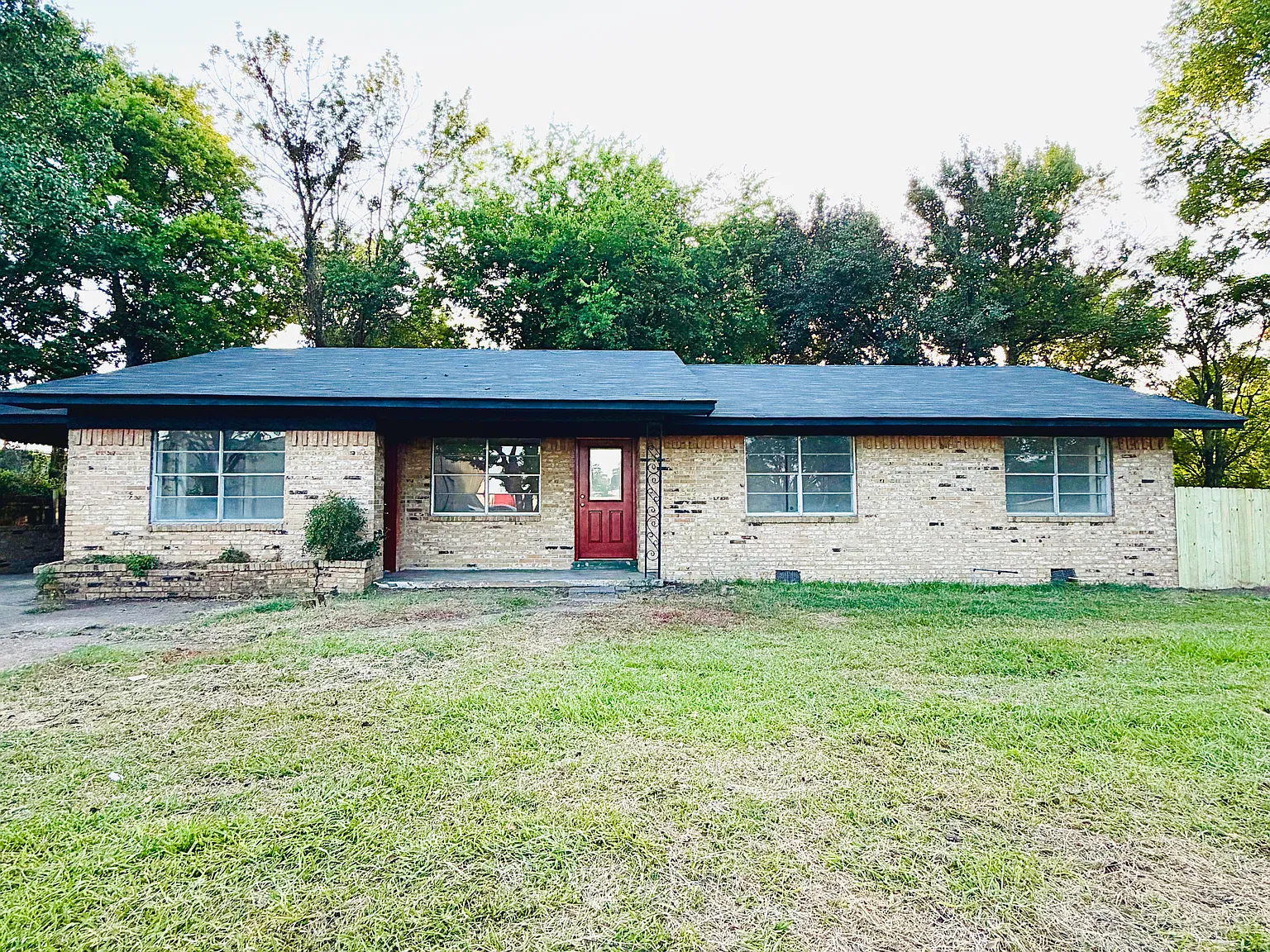 4 bed, 1564 sqft, $1,750 — Photo 1