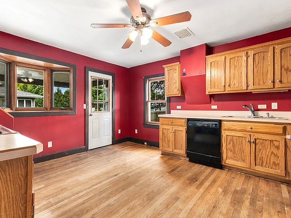 4th image of 20 N Joles St