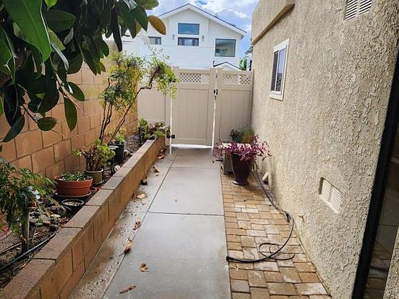 4th image of 1295 Devon Ln