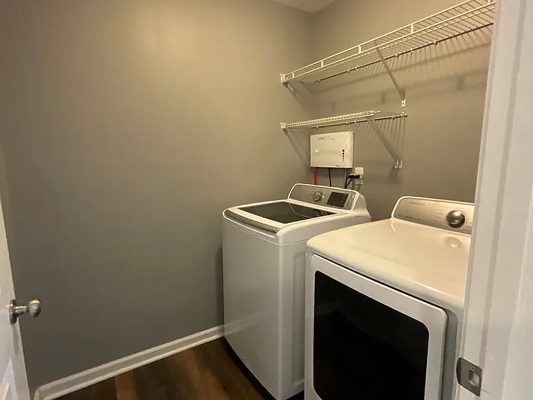 109 Redrock Ct — Photo 32