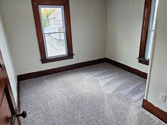 5th image of 305 Cole Ave