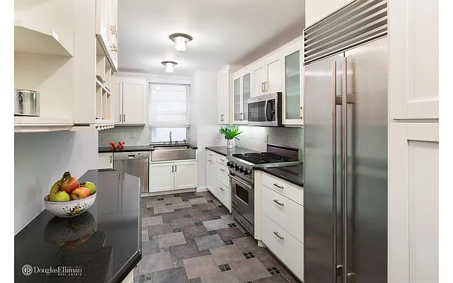 Sold by Douglas Elliman | media 20