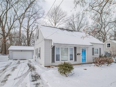 2370 Schubert St, Cuyahoga Falls, OH, 44221