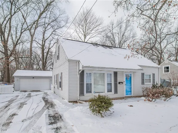2370 Schubert St, Cuyahoga Falls, OH 44221