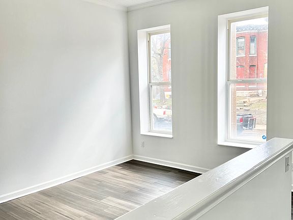4th image of 2749 Geyer Ave